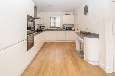 3 bedroom detached house for sale, Burntwood, Brentwood