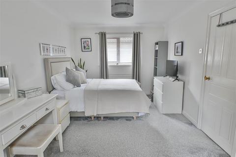 3 bedroom detached house for sale, Burntwood, Brentwood
