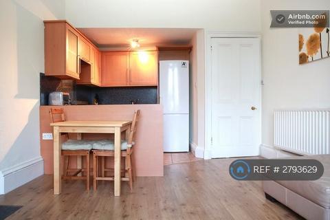 2 bedroom flat to rent, Montrose Terrace, Edinburgh, EH7