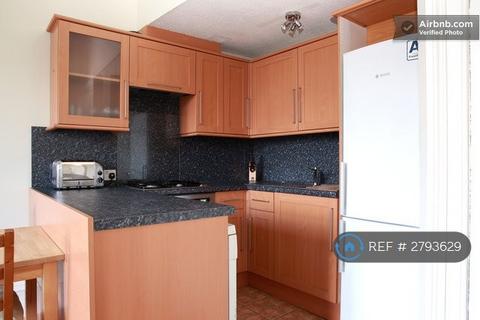 2 bedroom flat to rent, Montrose Terrace, Edinburgh, EH7