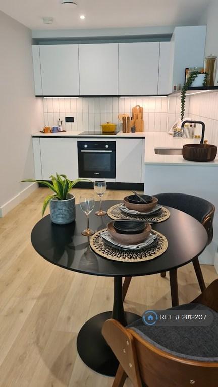 Living/Kitchen 7.75m x 3.78m 25' 5 x 12' 5