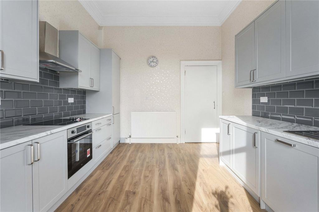 17/2 Stanely Road 13