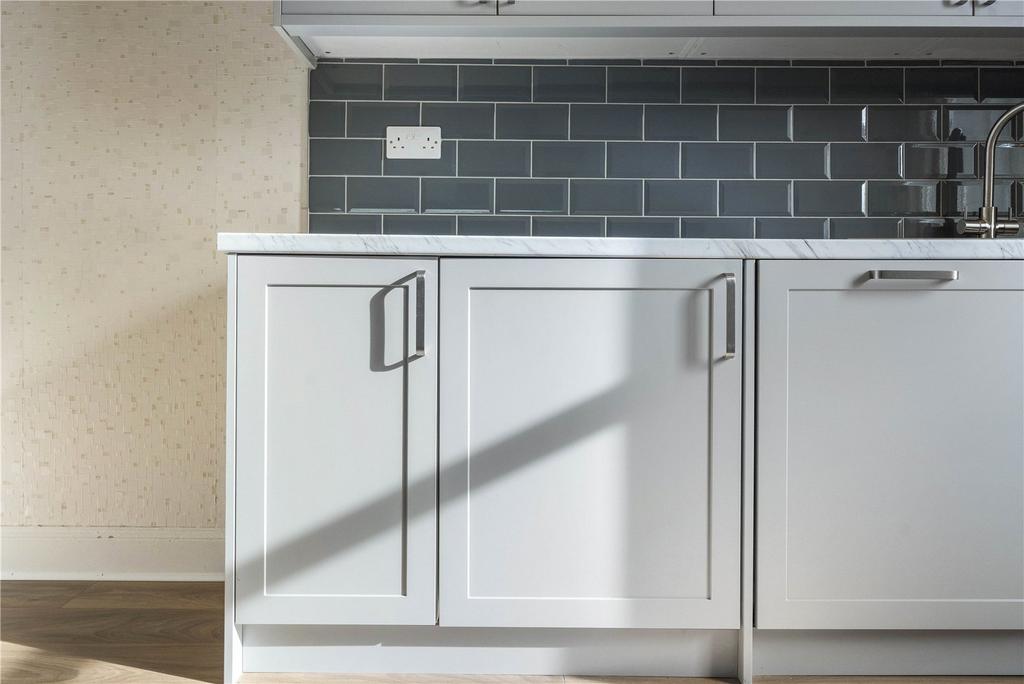 17/2 Stanely Road 14