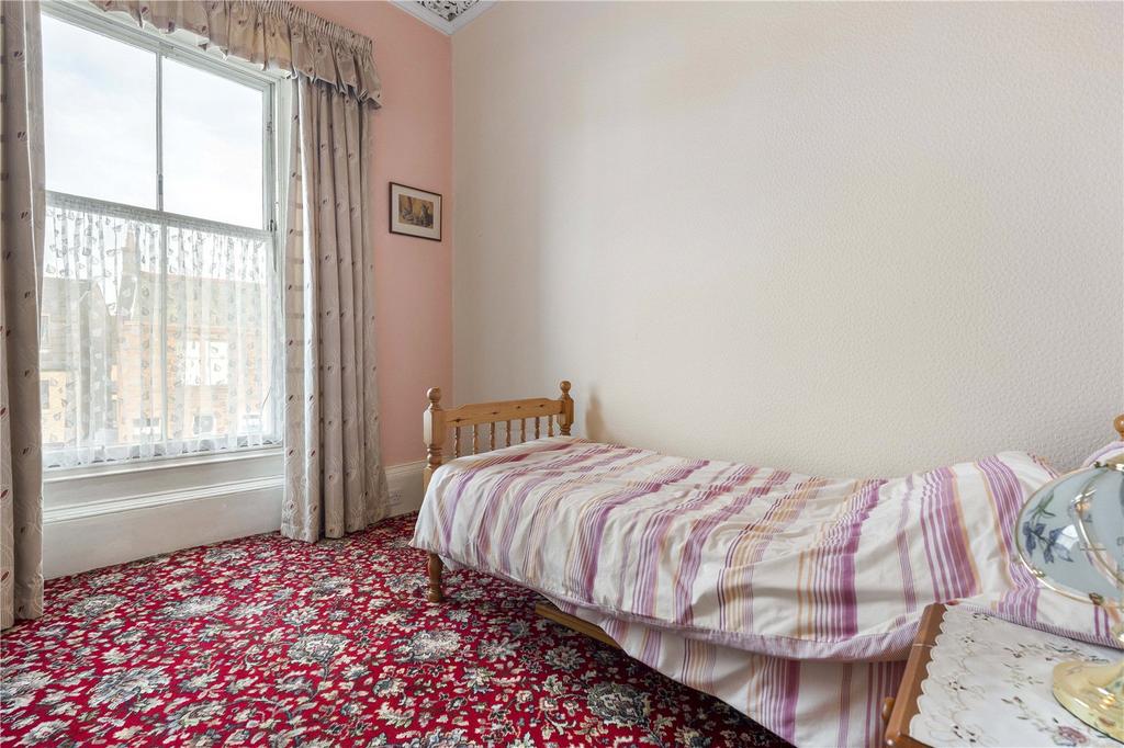 17/2 Stanely Road 16