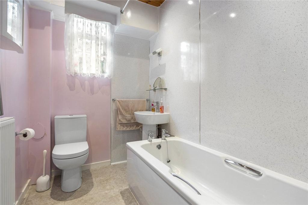 17/2 Stanely Road 19