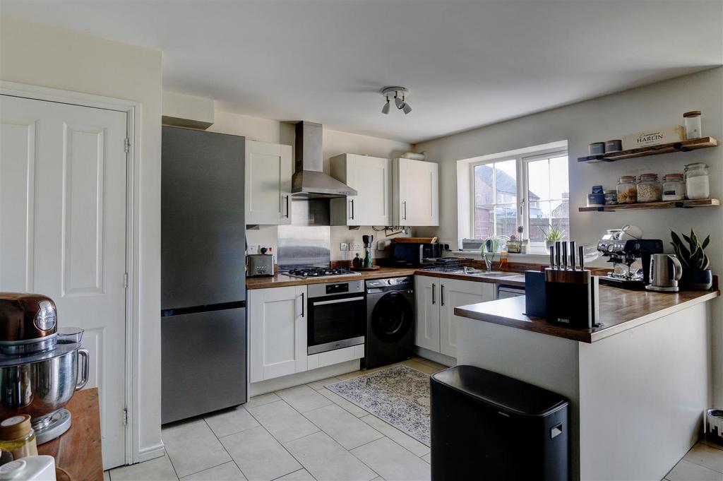 Kitchen Area.jpg