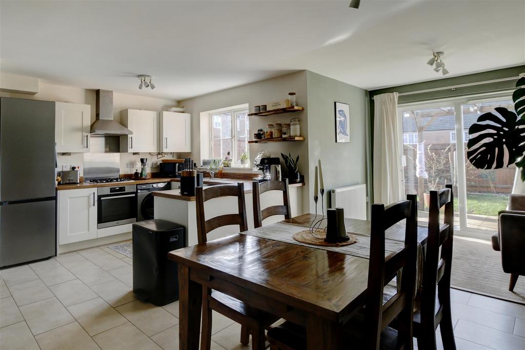 Dining Area.jpg