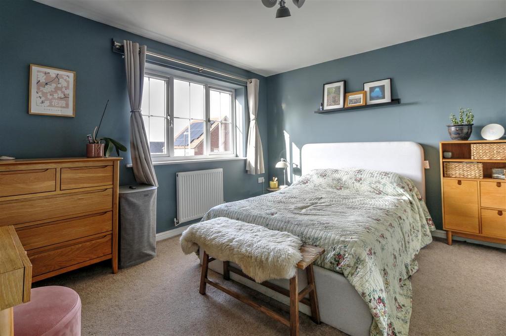 Bedroom 1.jpg