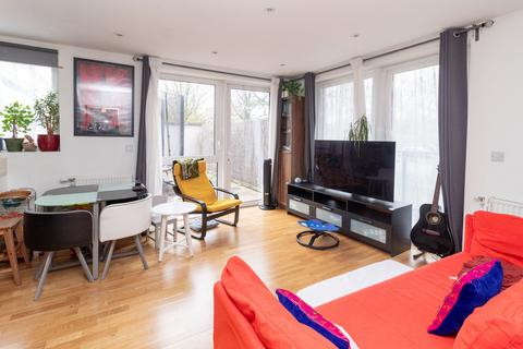 1 bedroom flat for sale, Brunel Court, Green Lane, HA8