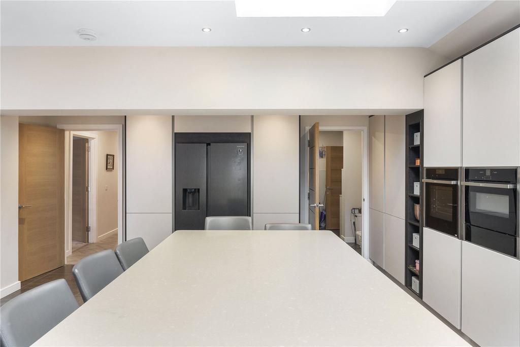 Hillpark Avenue 11