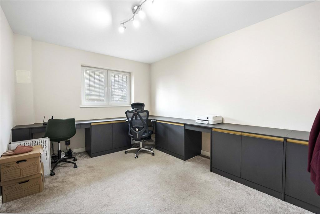 Hillpark Avenue 18