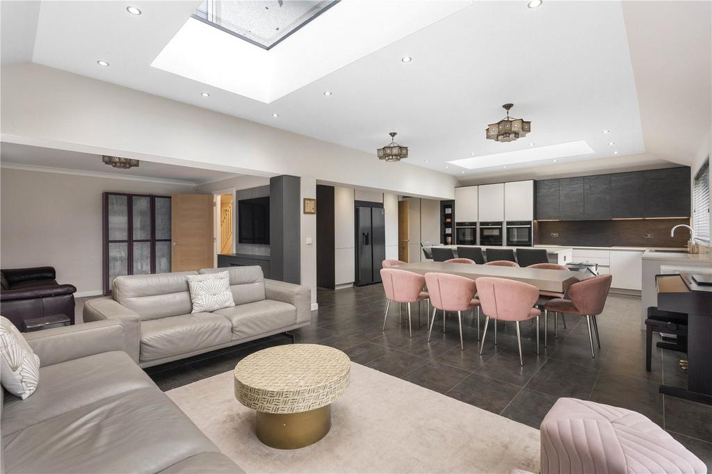 Hillpark Avenue 6
