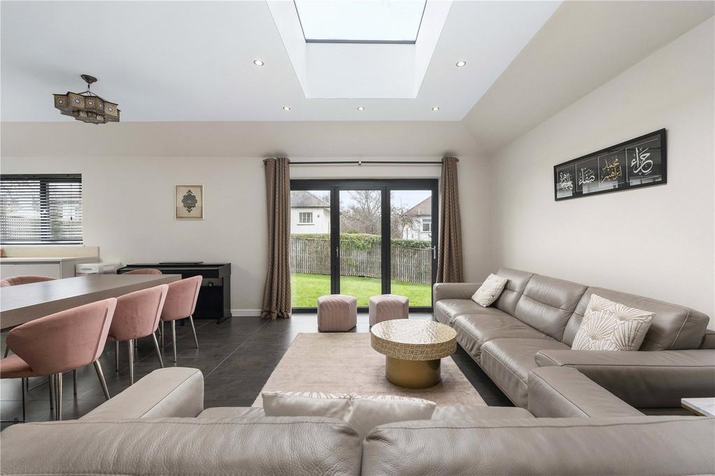 Hillpark Avenue 5