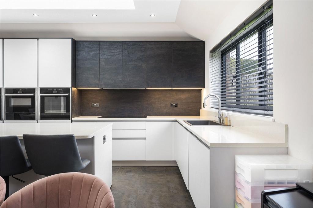 Hillpark Avenue 7