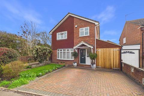 4 bedroom detached house for sale, Rowland Way, Aylesbury HP19