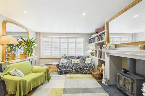 4 bedroom detached house for sale, Rowland Way, Aylesbury HP19