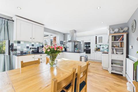 4 bedroom detached house for sale, Rowland Way, Aylesbury HP19