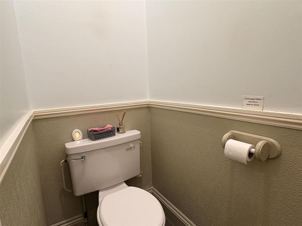 Communal toilet