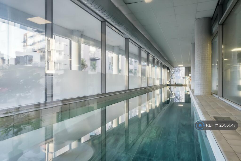 Free Residents Pool   2 Bed 2 Bath Near Greenwich