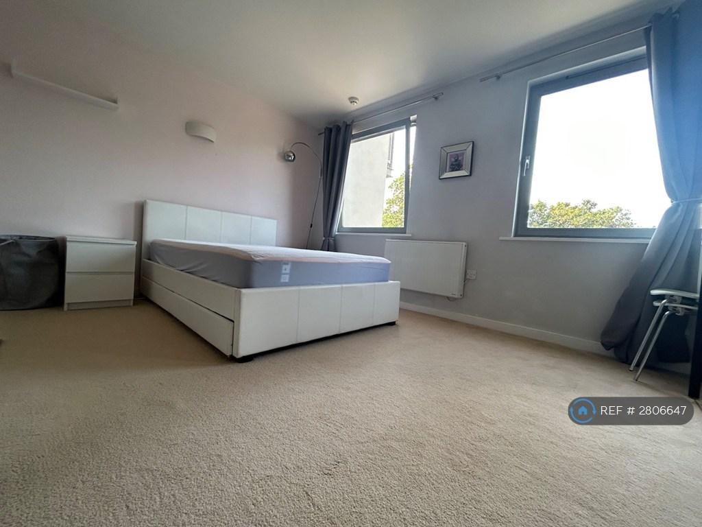 Master Bedroom   2 Bed 2 Bath Near Greenwich