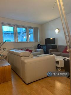 1 bedroom in a flat share to rent, Sycamore Court, London, SE1