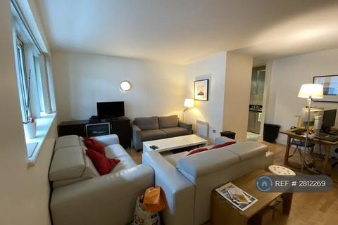 1 bedroom in a flat share to rent, Sycamore Court, London, SE1