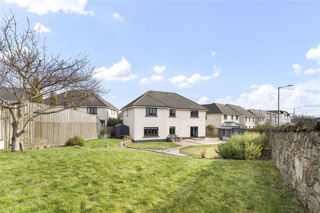 6 Burnbrae Avenue 34