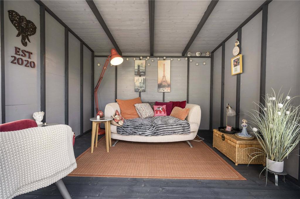 6 Burnbrae Avenue 37