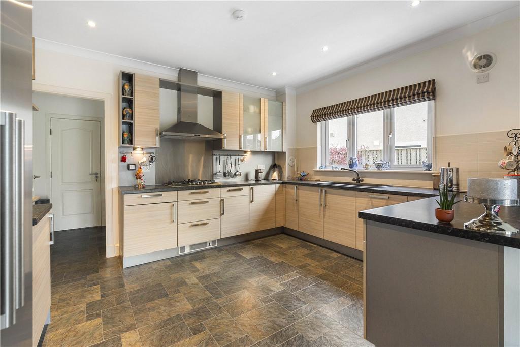 6 Burnbrae Avenue 8