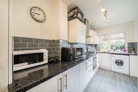 undefined, Avenue Road, London SW16