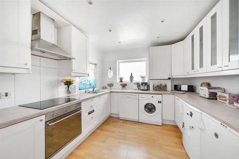 undefined, Grants Close, Mill Hill, London