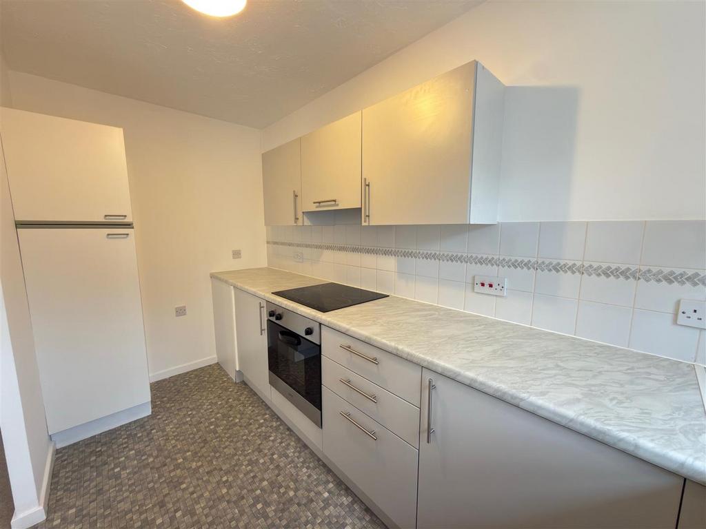 Kitchen 2.jpg