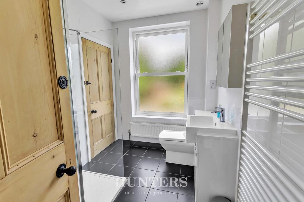 Jack &amp; Jill Shower Room