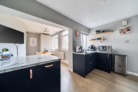 2 bedroom apartment for sale, Church Hill Road, Surbiton
