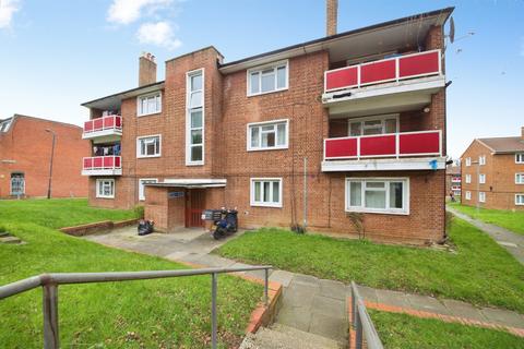 2 bedroom flat for sale, Kings Drive, Wembley