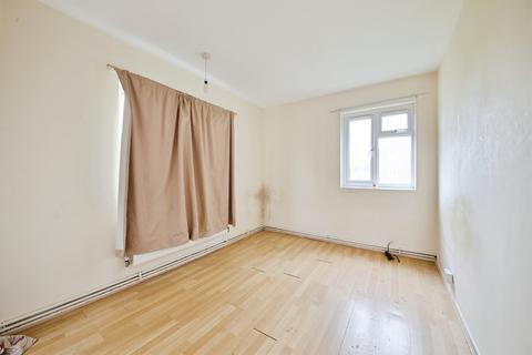 2 bedroom flat for sale, Kings Drive, Wembley