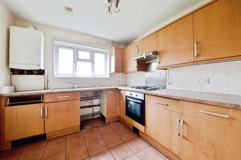 2 bedroom flat for sale, Kings Drive, Wembley