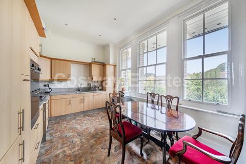 3 bedroom penthouse for sale, St. Vincents Lane, Mill Hill Village, NW7