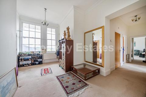 3 bedroom penthouse for sale, St. Vincents Lane, Mill Hill Village, NW7