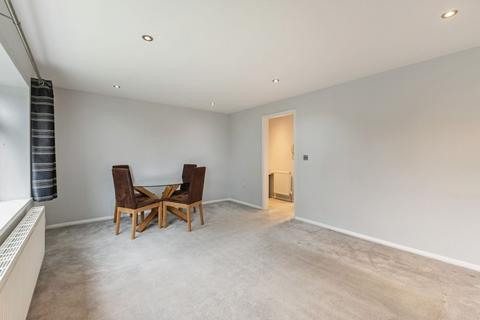 2 bedroom flat for sale, Virginia Water, Surrey