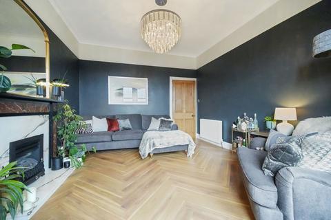 2 bedroom flat for sale, 131 (Flat 4) Trinity Road, Trinity, Edinburgh