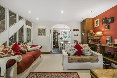 undefined, Woodville Road, Richmond TW10