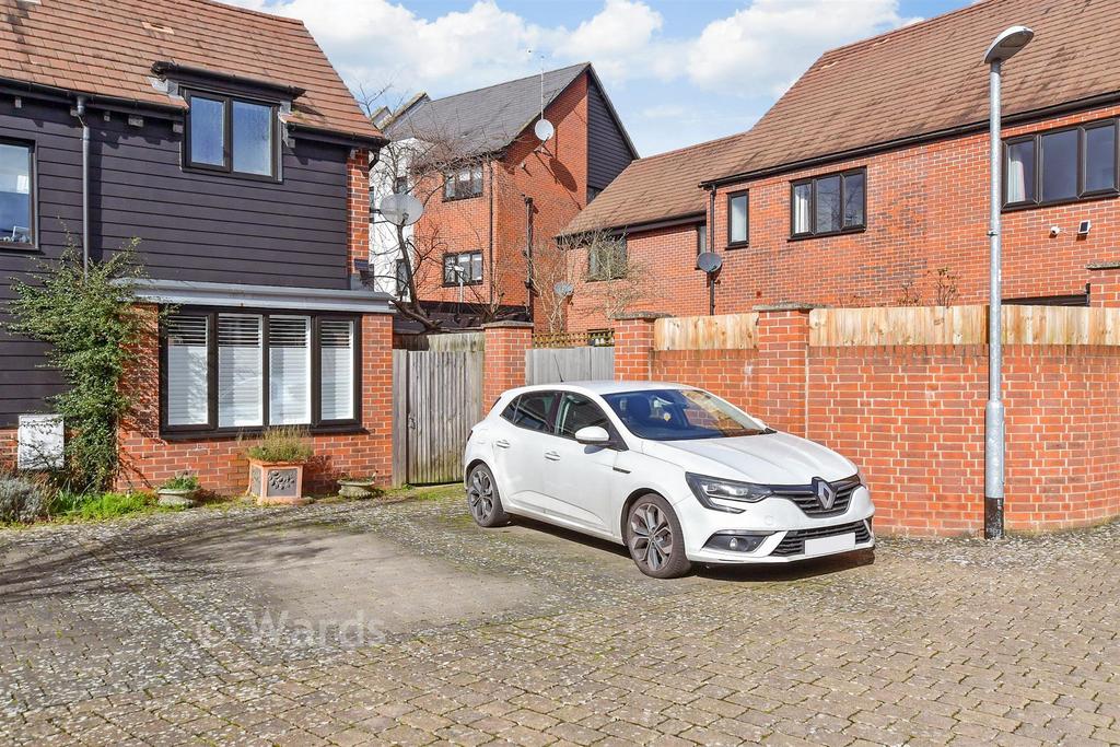 Driveway/Parking