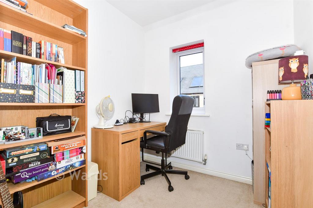 Bedroom 3/Study