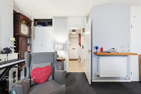1 bedroom flat for sale, Devons Road, London