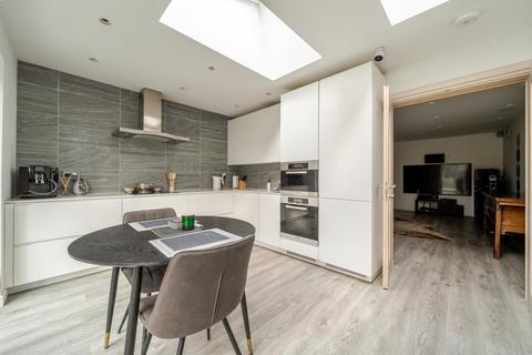 3 bedroom end of terrace house for sale, Camberley,  Surrey,  GU15