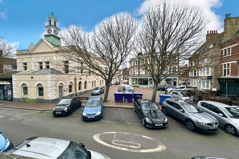 2 bedroom flat to rent, Market Place, Margate, Kent, CT9