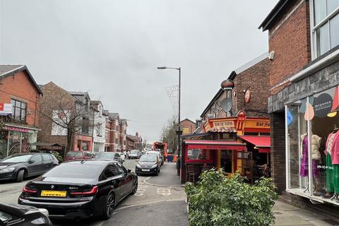 2 bedroom flat to rent, Beech Road, Manchester M21