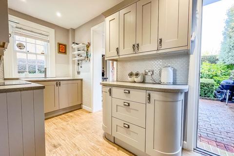 3 bedroom semi-detached house for sale, The Street, Sedlescombe, TN33