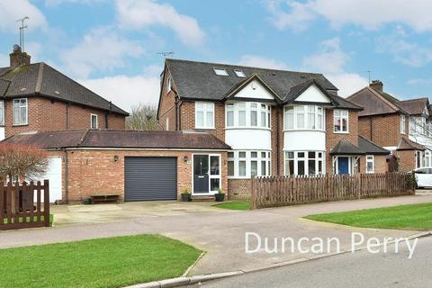 undefined, Cambridge Drive, Potters Bar EN6